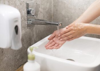 Visitantes também precisam ficar atentos à higienização das mãos no ambiente hospitalar