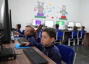 Inaugurado laboratório de informática no Anexo Cepac, da escola de Aplicação Lélia Guimarães