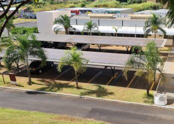 Projeto na Câmara de Araxá propõe obrigatoriedade de energia fotovoltaica em novos prédios municipais