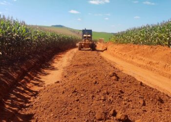 Secretaria de Agricultura e Pecuária realiza melhorias na estrada da Argenita