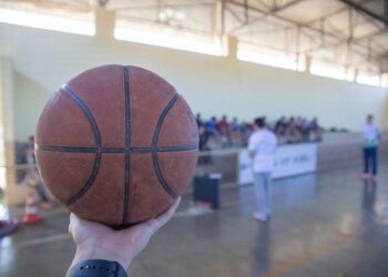 Projeto Cesta na Educação realiza formação de novos treinadores e capacitação para alunos