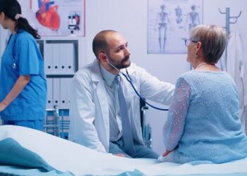 Cuidados após a alta hospitalar reduzem chances de reinternação