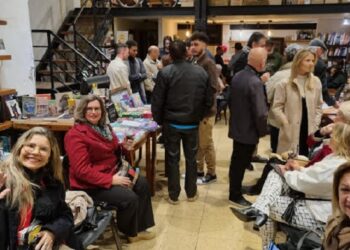 Escritor e jornalista araxaense, Luiz Humberto França, lança livro na Argentina