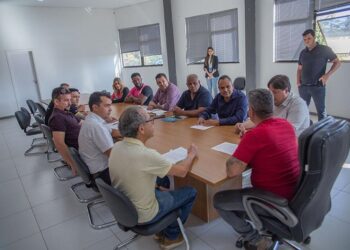 Representantes de motoristas de aplicativos em Araxá tem reunião na PMA para apresentar demandas