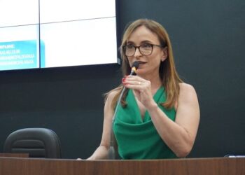 Omara Paolinelli é empossada vereadora na Câmara Municipal de Araxá