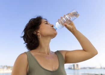 Altas temperaturas exigem cuidados redobrados com a hidratação