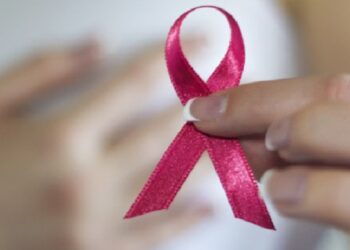 Outubro Rosa: Secretaria de Saúde reforça importância da prevenção do câncer de mama e de colo do útero