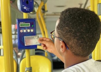 Mais de seis mil estudantes já contam com passe livre no transporte público de Araxá