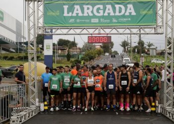 Corrida Unimed leva mais de 400 atletas profissionais e amadores às ruas de Araxá