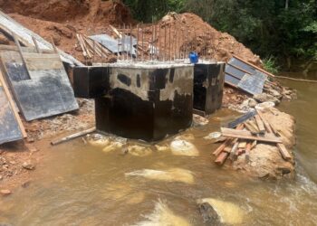 Segue em construção de nova ponte sobre o Ribeirão Pirapetinga, na zona rural de Araxá