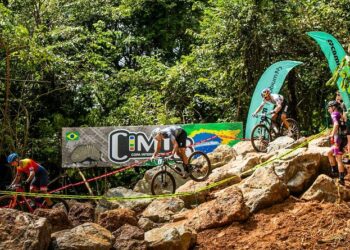 Segue em construção de nova ponte sobre o Ribeirão Pirapetinga, na zona rural de Araxá