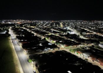 Araxá está na fase de conclusão da implantação da iluminação de LED em toda a cidade