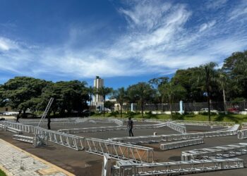 4ª Fenadoces dá início à montagem da estrutura do evento, que acontece no pátio da FCCB