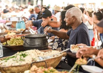 Queima do Alho: últimos ingressos estão à venda; evento acontece dia seis de abril