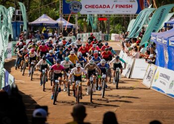 Raiza Goulão e Alex Malacarne conquistam o XCO da CiMTB Araxá