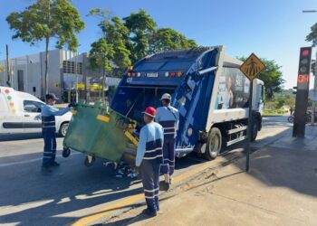 Projeto de coleta mecanizada traz mais agilidade e segurança no recolhimento de lixo em Araxá