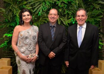 Unimed Araxá comemora 35 anos e faz homenagens a ex-presidentes e diretores