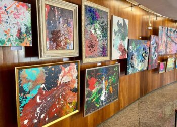 Teatro Municipal de Araxá recebe a exposição Obras de Bento Benatti, com abertura nesta quinta-feira