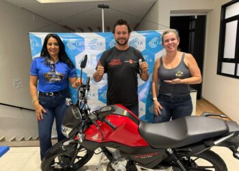 Festival de prêmios da ACIA entrega primeira moto e mantém sorteios até o fim do ano em Araxá