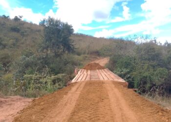 Região do Entrecosto recebe nova ponte para veículos pesados e transporte escolar